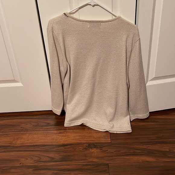 Sweater - Picture 2 of 2